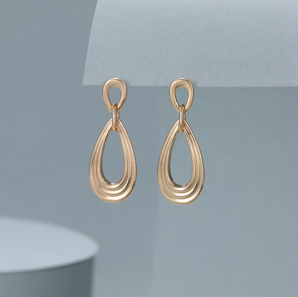 Gold teardrop earrings