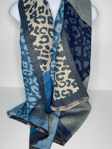 Reversible, cashmere-blend leopard print scarf in blue, cream and grey